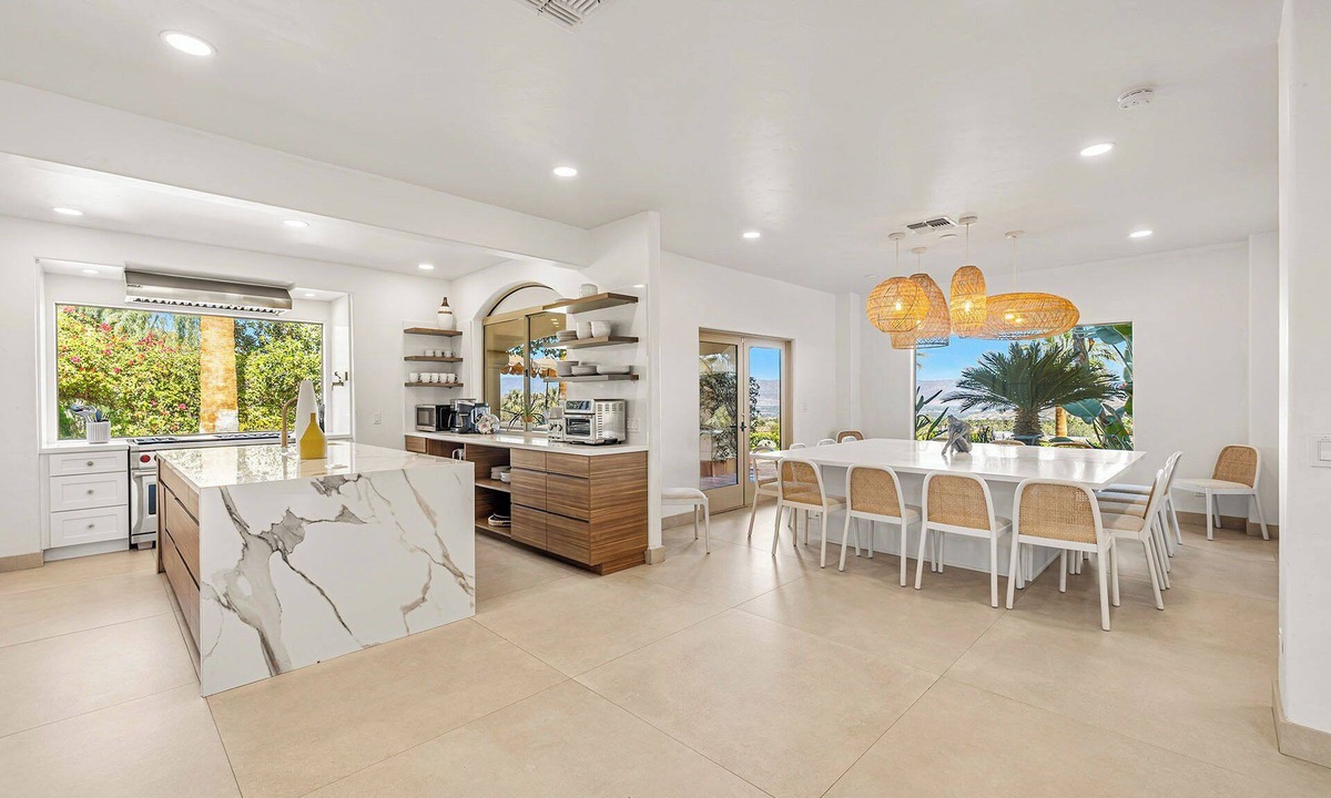 Palm Desert House | Kempa Villa - 5 Acre, 8 Bedroom Compound