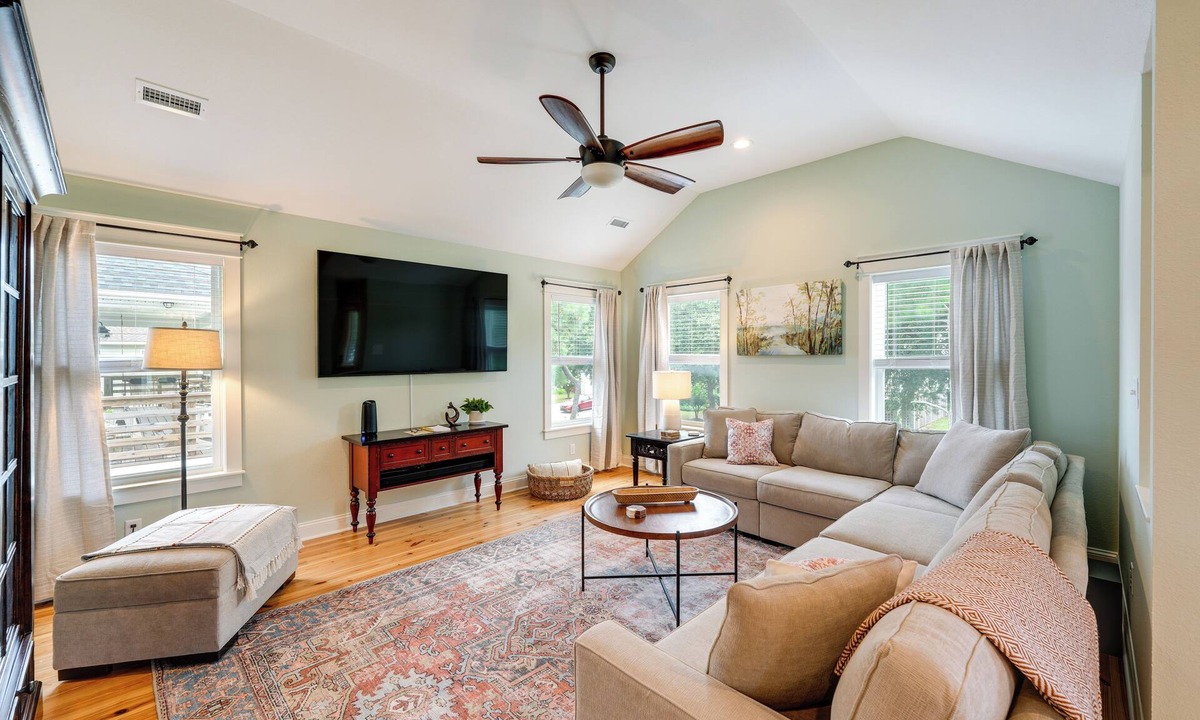 Colington House | Kill Devil Hills Retreat w/Gas Grill & Deck!