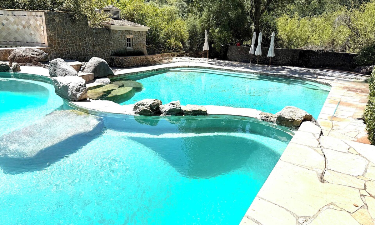 Forestville Villa | La Cachette Florale