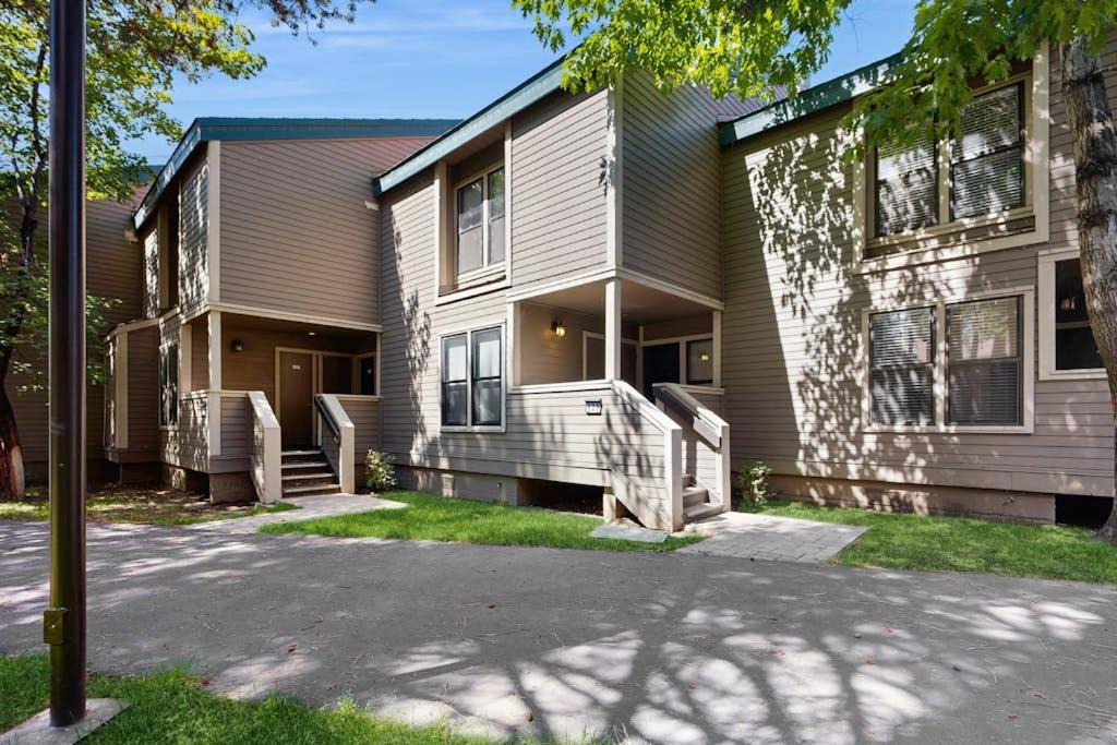 South Lake Tahoe House | Lakeside modern villa with fireplaces resort amenities grill WD & internet