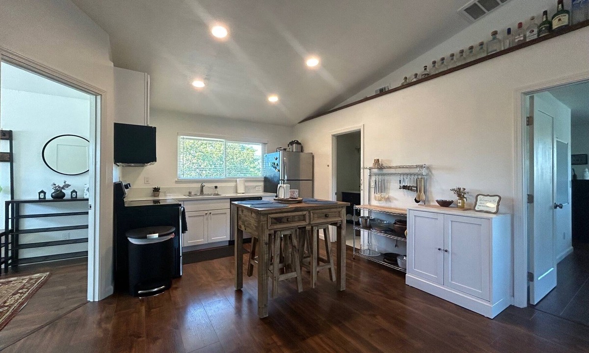 Arden-Arcade House | Lovely 2-bedroom unit in Sacramento with beautiful sunset views and a Hot Tub!