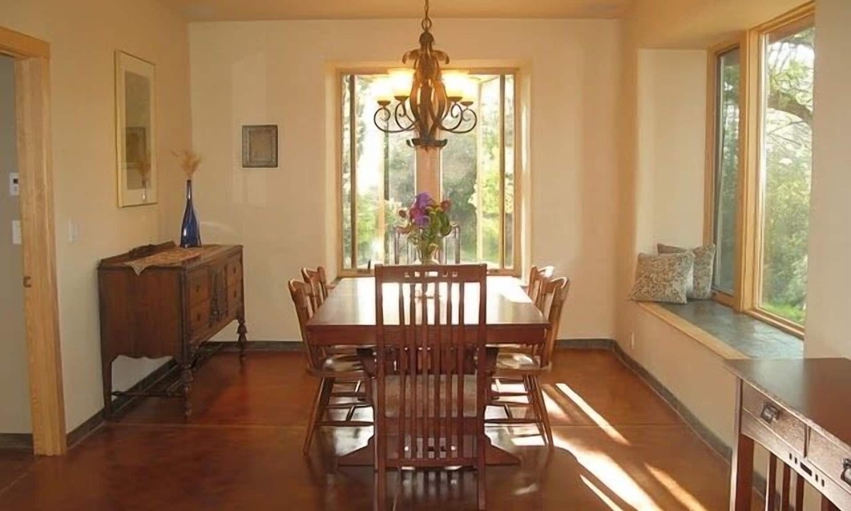 Midpines House | Lovely Straw Bale Home with Views of the Yosemite High Sierra!