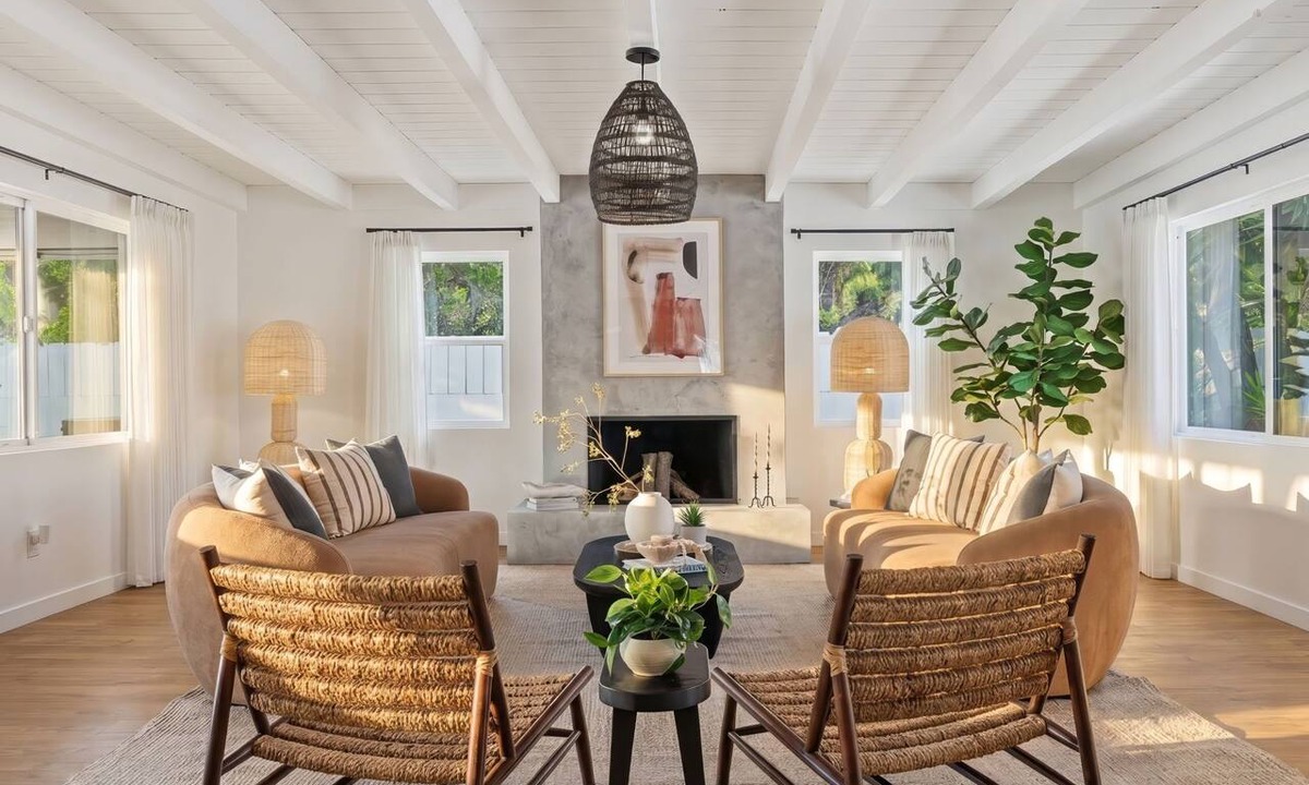 City Heights House | LUX Home San Diego Oasis Pool, Jacuzzi, Firepit, Game Room, & Outdoor Living
