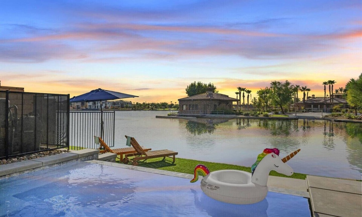 Terra Lago House | Luxe Lakefront Villa: Saltwater Pool, Spa & Games