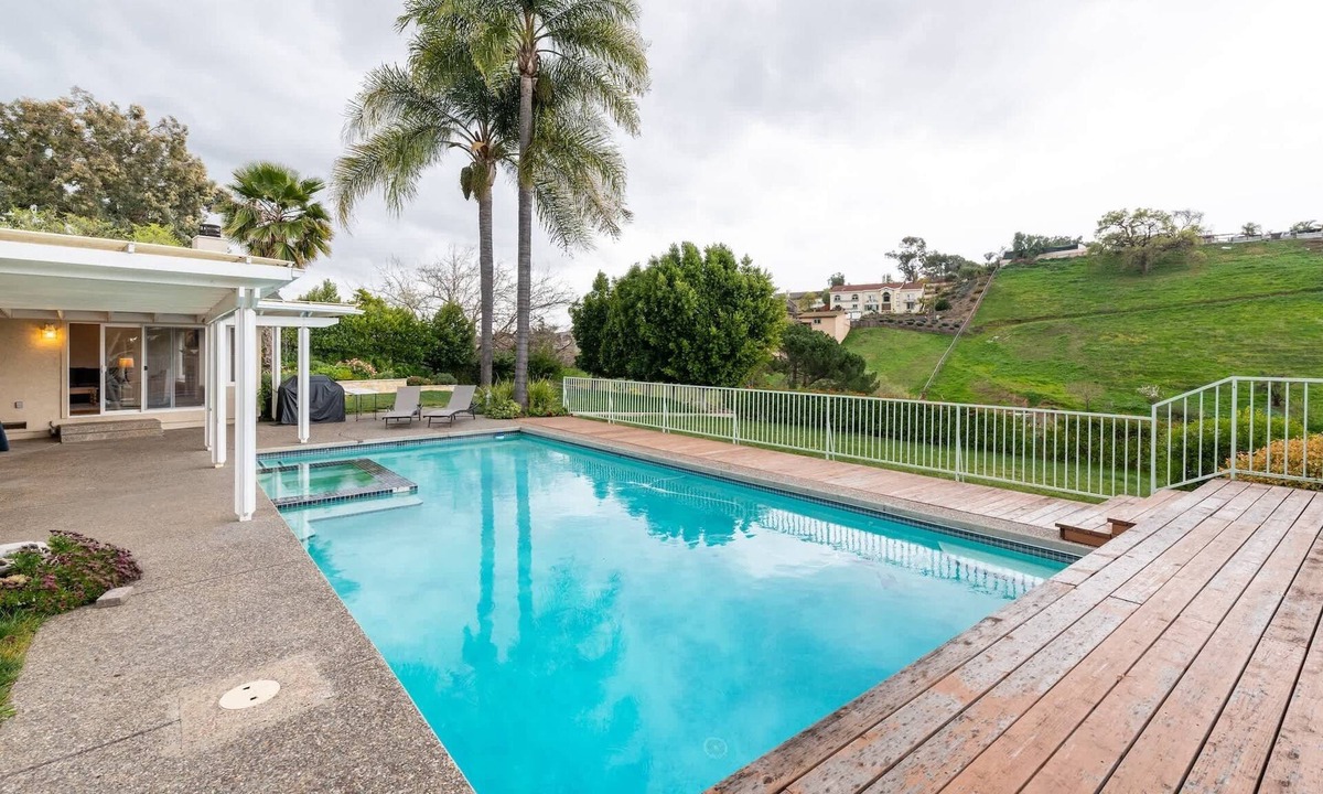 East San Jose House | Luxury 5BR Retreat with Pool, Fire Pit & Valley Views