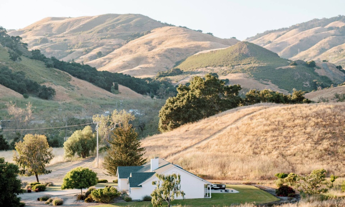 San Luis Obispo House | Luxury Estate in Foothills of San Luis Obispo with Farm Animals and Nature Walks