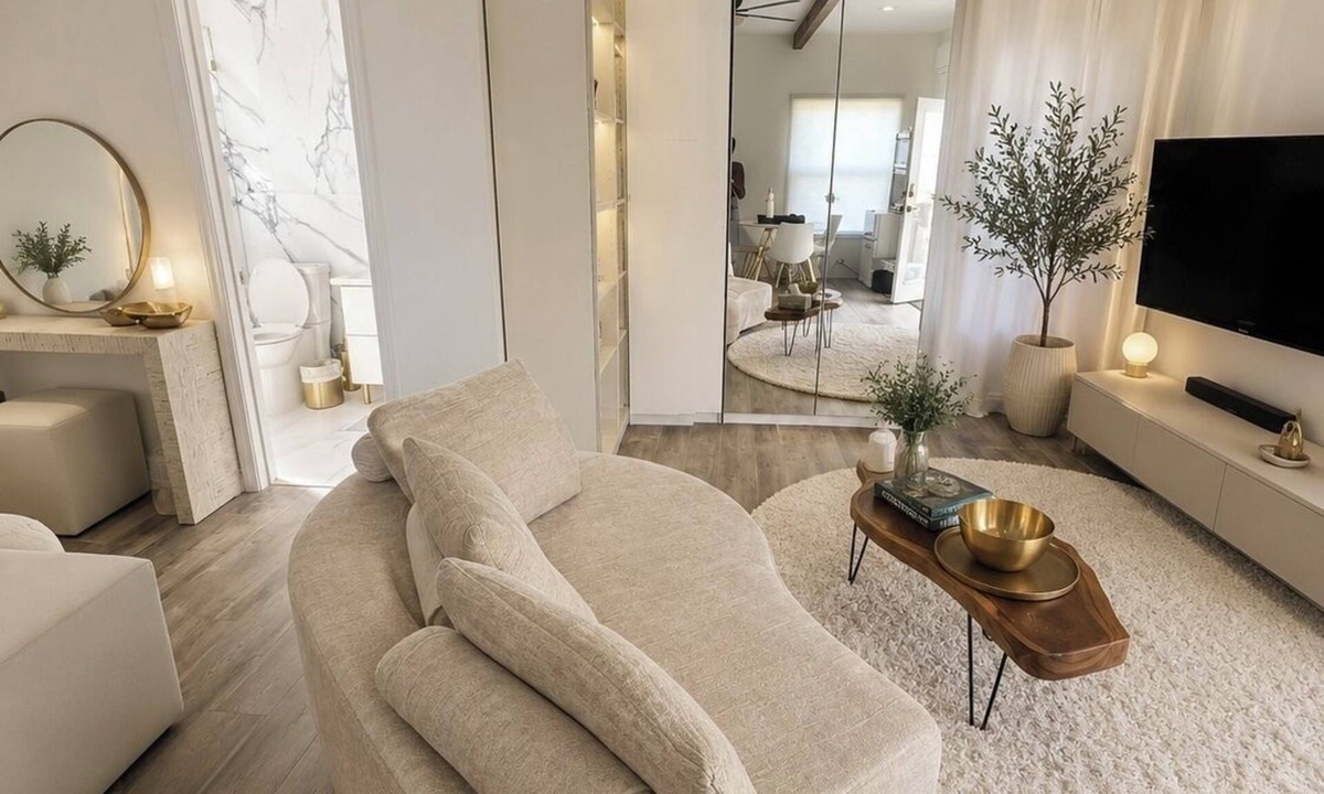 Los Altos House | Luxury huge private entrance and backyard suit in Long Beach