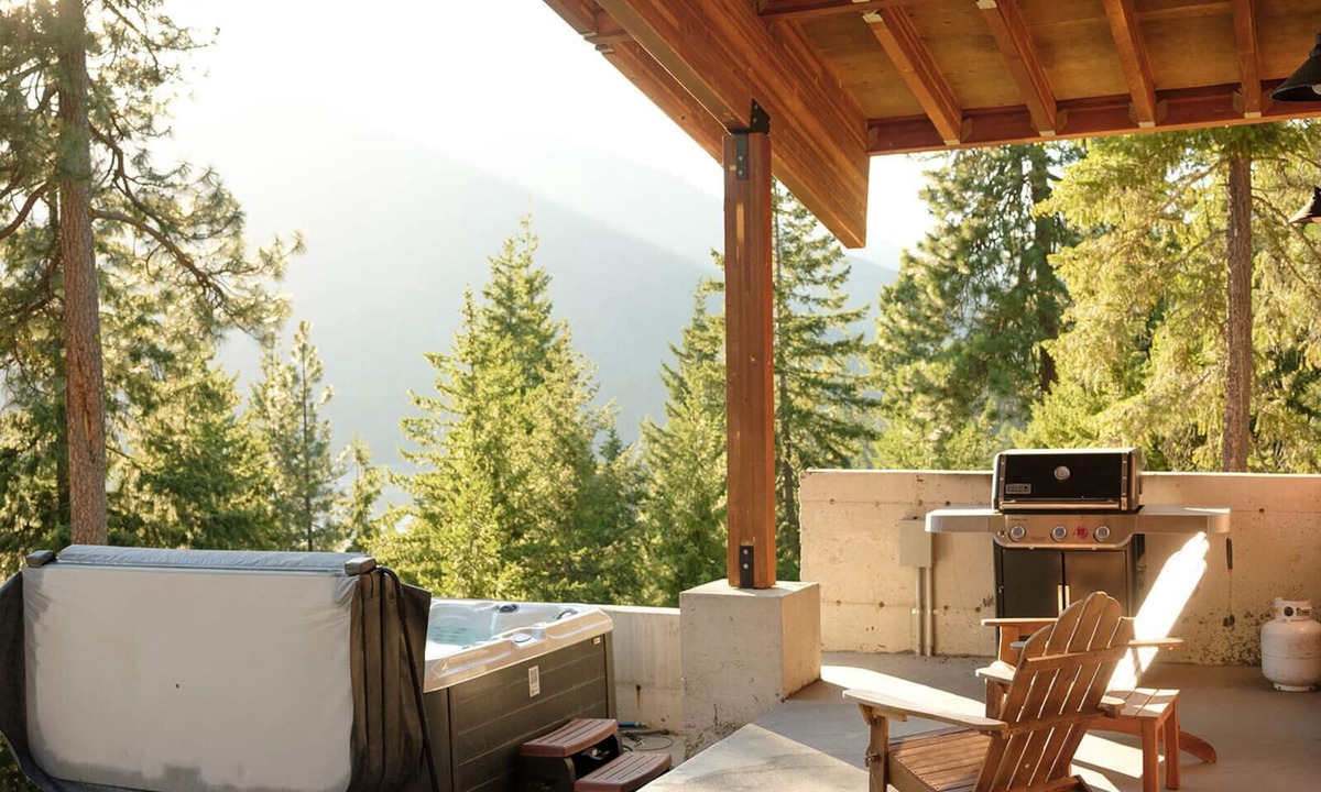 Cle Elum House | Luxury Mt Modern Cabin | Stunning Lake Views +Spa/GameRm + Arrive & Leave 1PM
