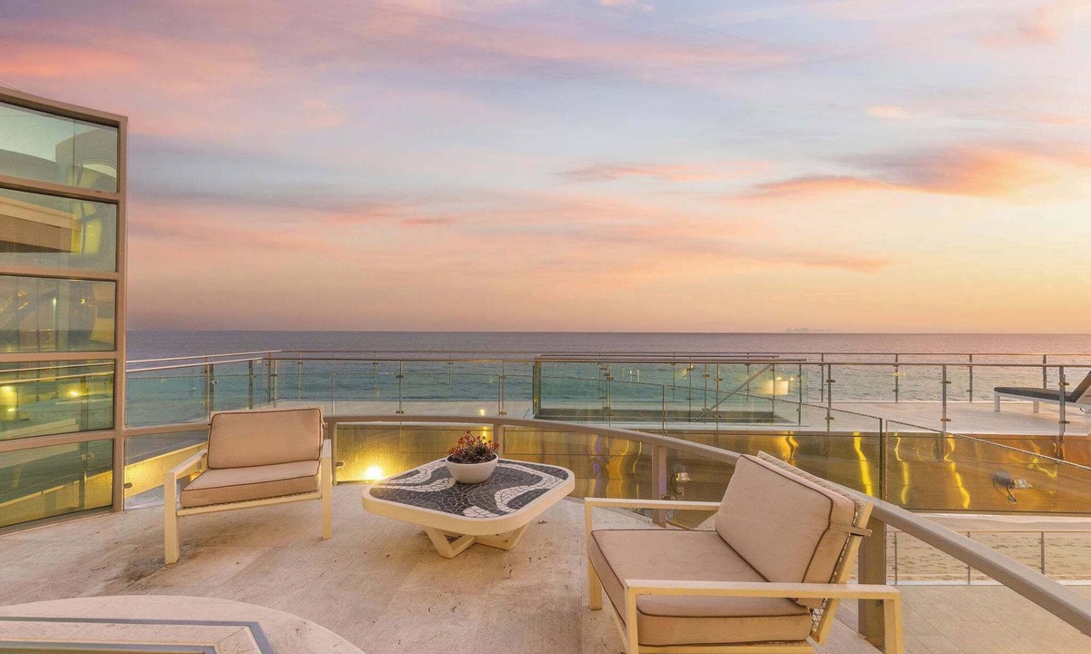Central Malibu Villa | Malibu Yacht Club by Stay Awhile Villas