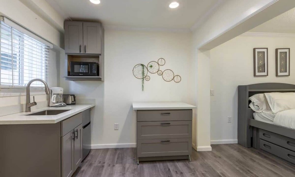 North Central House | @ Marbella Lane - Adorable and Quiet Studio