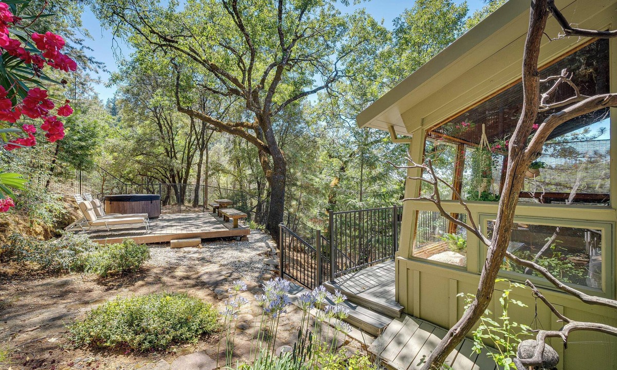 Auburn House | Meadow Vista Mountain Escape w/River Views!