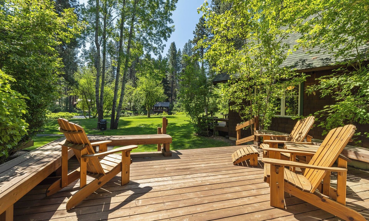 Camp Sherman Cabin | Metolius River Resort Cabin 3 Luxurious cabin on the Metolius River w/fireplace