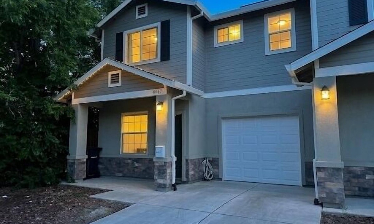 Southeastern Sacramento House | Modern 3-bedroom house : walking distance to UC Davis Hospital.