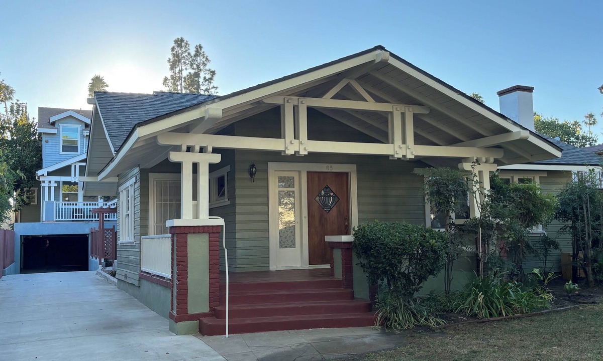 Mid Central House | Modern 3BR near Caltech Pasadena King Beds Parking Monthly Stays