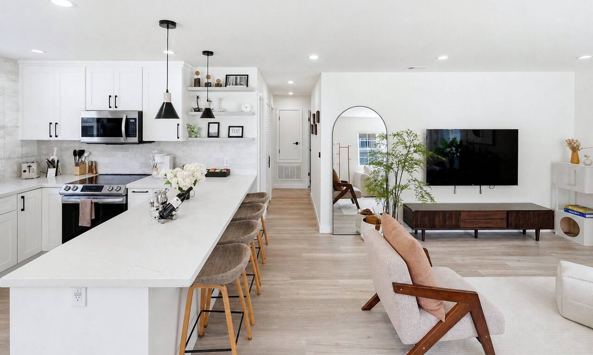 Paradise Valley House | Modern 3BR 2BA/Family Friendly/Smart Toilets/EV Charging/SFO