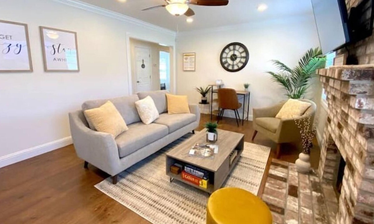 Castro Valley Cottage | Modern Cottage Perfect for Families & Remote Work