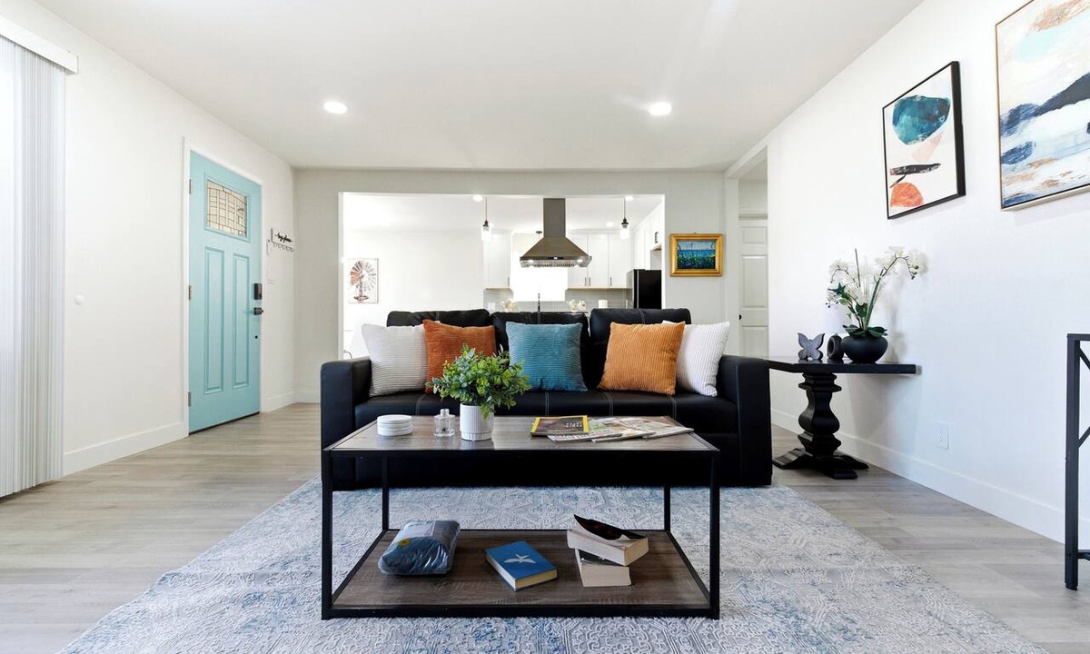 Hemet House | Modern Hemet Oasis w/Private Pool, Gazebo & Huge Yard