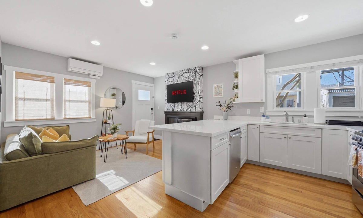 Hillcrest Apartment | Modern home in the heart of SD
