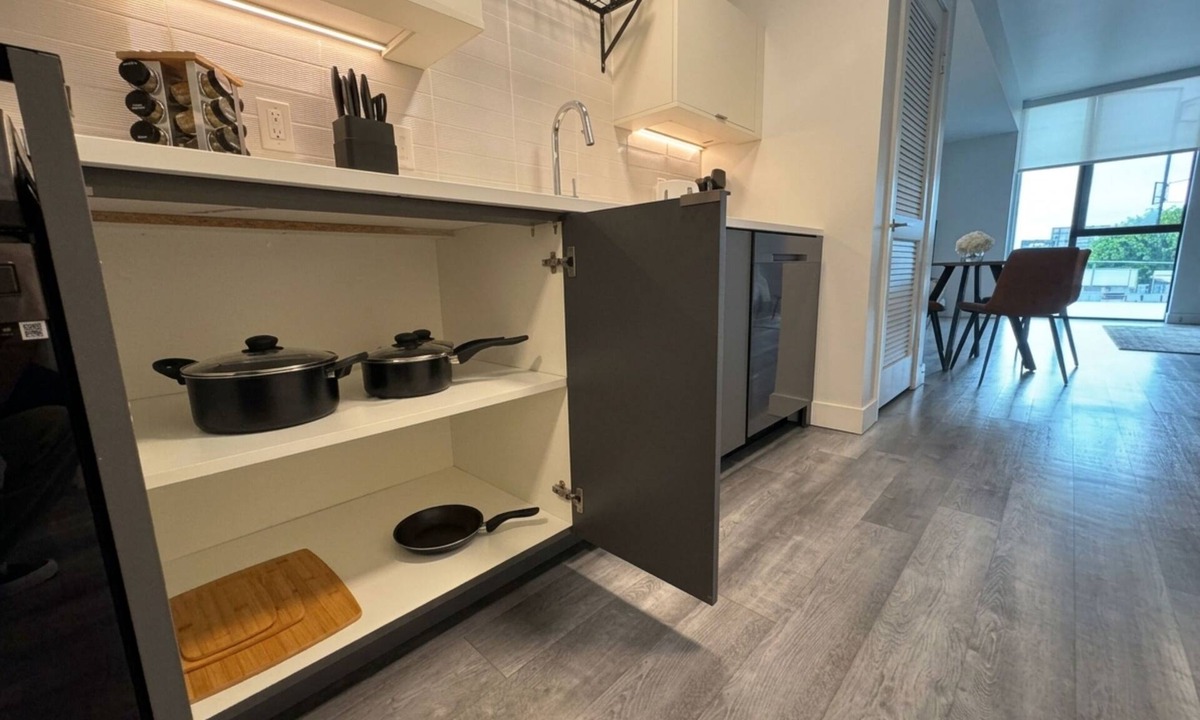 Fairfax District Apartment | Modern Studio w/Parking/Fully Furnished/Prime Location/Monthly Stay
