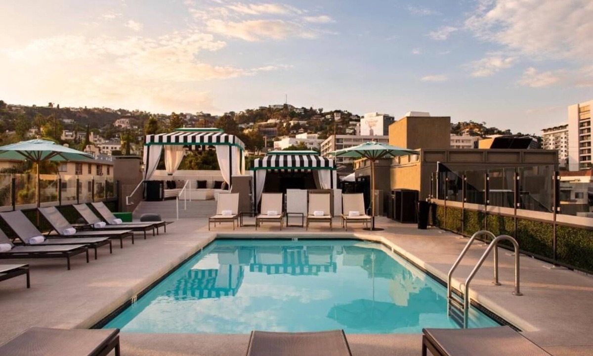 Norma Triangle Hotel | Modern Suite in Los Angeles, Striking City Views! Rooftop Pool, Pet-friendly!