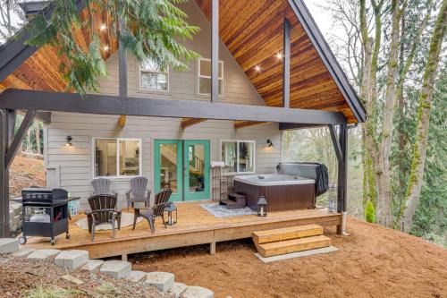 Longview Heights House | Near Rivers & Boating: Home w/Hot Tub in Longview
