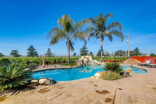 Hood House | Near Wineries: Elk Grove Getaway w/Saltwater Pool