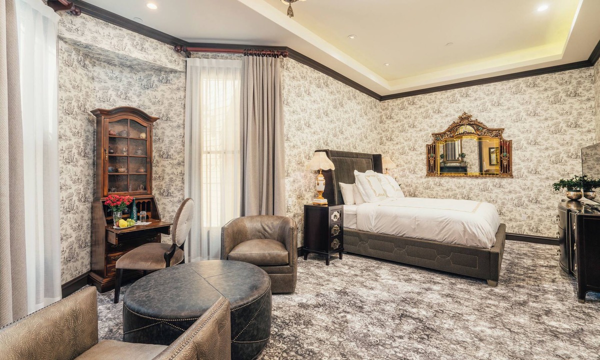 Lower Pacific Heights Hotel | Neighbourgood Sutter Mansion