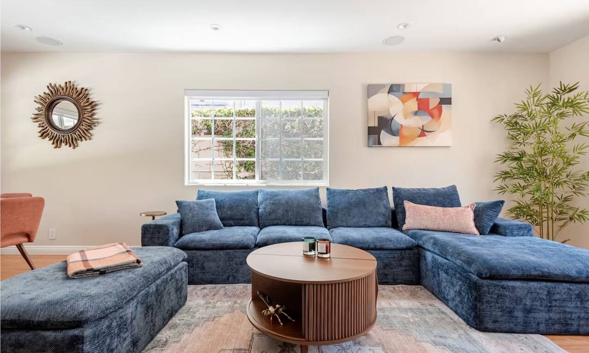 Valley Glen House | NEW - Amazing Vacation Retreat in Sherman Oaks!