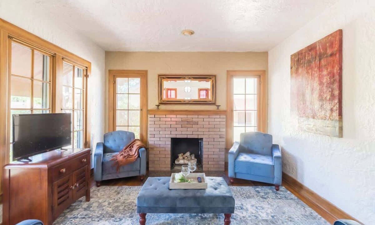 Riverside House | NEW! Beautiful Riverside cottage 2 BEDROOM HOME