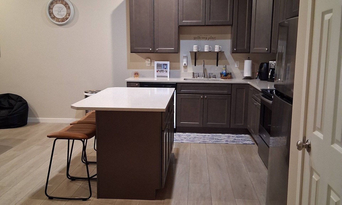 Country Homes House | New home back on VRBO, near all Universities, new park, and close to downtown !