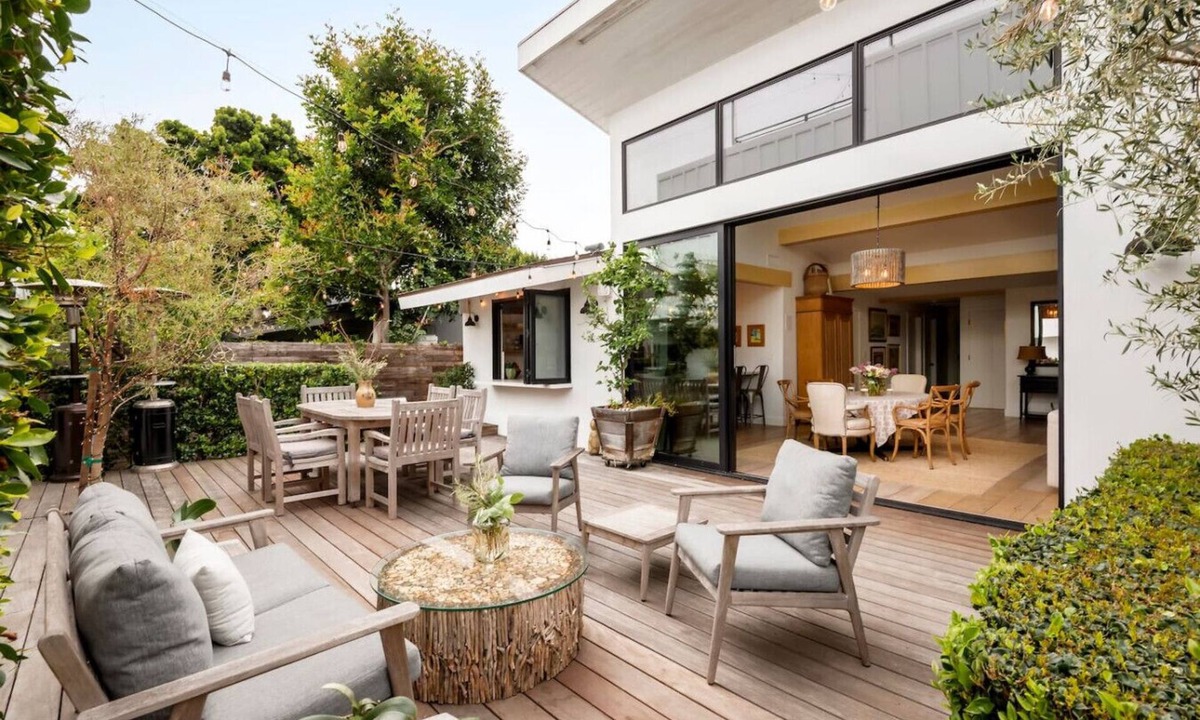 Venice House | NEW! Venice Rose Ave Home w/Yard Steps to Beach