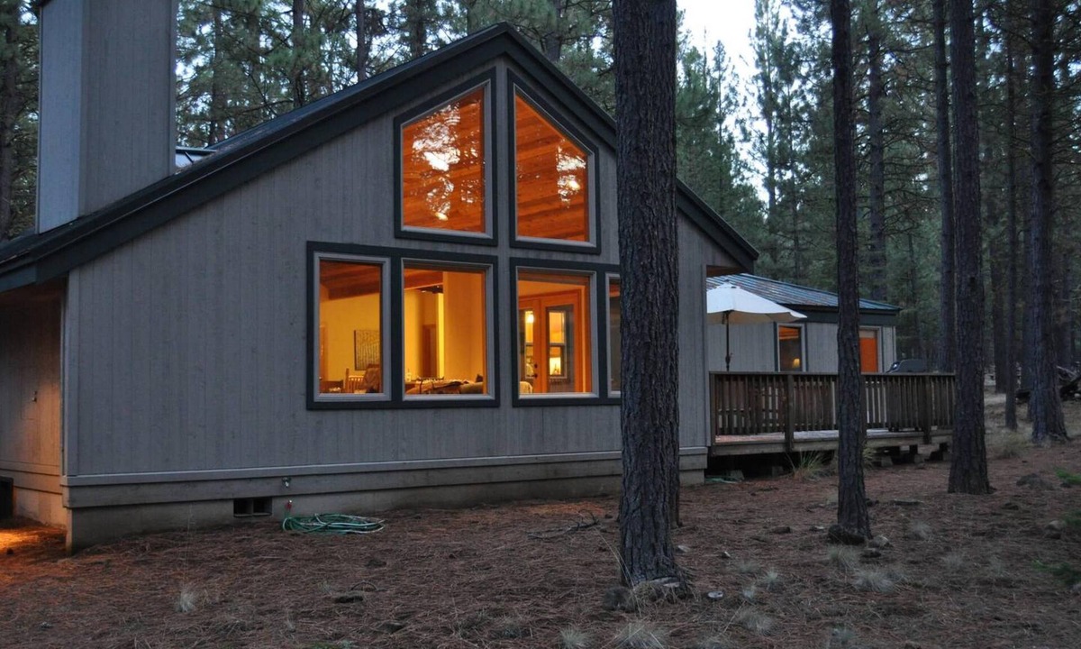 Black Butte Ranch House | NEW Winter Retreat at Black Butte Ranch