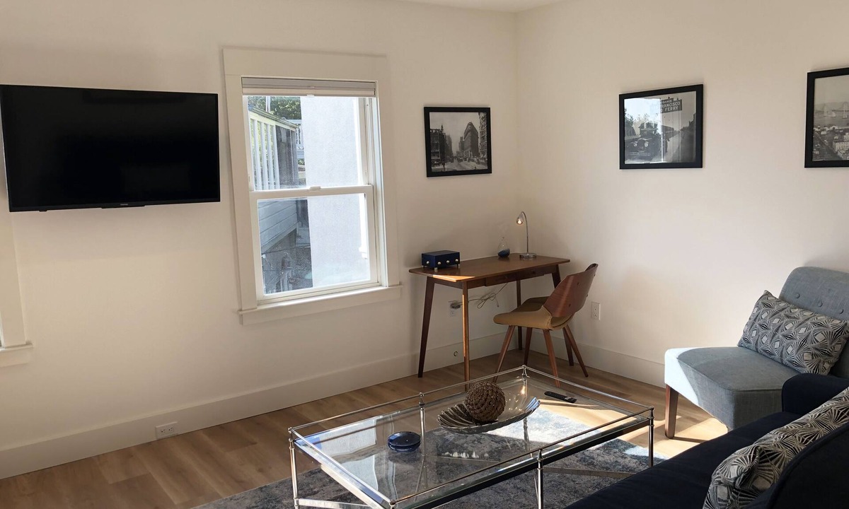 Sausalito House | Newly Remodeled 1 BR Apartment in the Heart of Sausalito