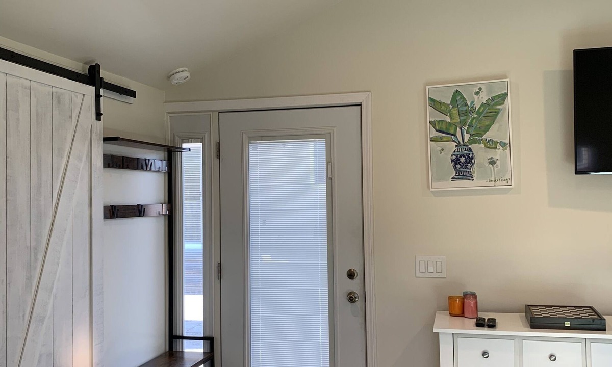Live Oak Cottage | Newly renovated private Cottage with pool and hottub! 5 min to beach!