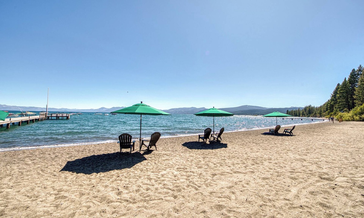 Lake Forest House | Northshore Lakeside Condo 15 by Tahoe Getaways - Walk to HOA Beach + Amenities