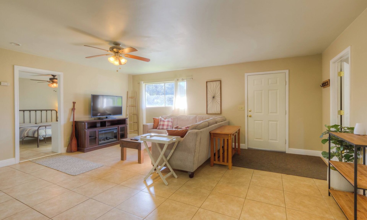 Oroville East House | Northwest Lineman College Students Only, Quiet 2BR, All Inclusive