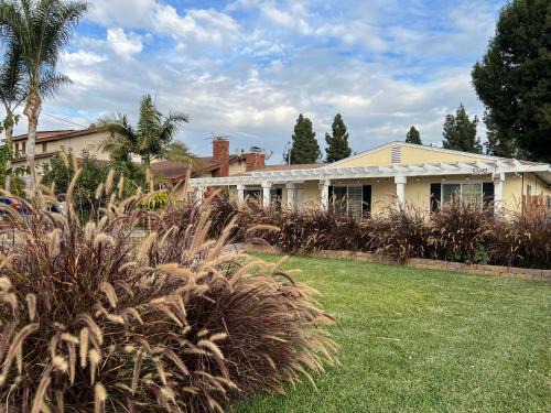 Buena Park Bed & Breakfast | OC K-Town close to Disney n Knott's - Monthly Special 1000