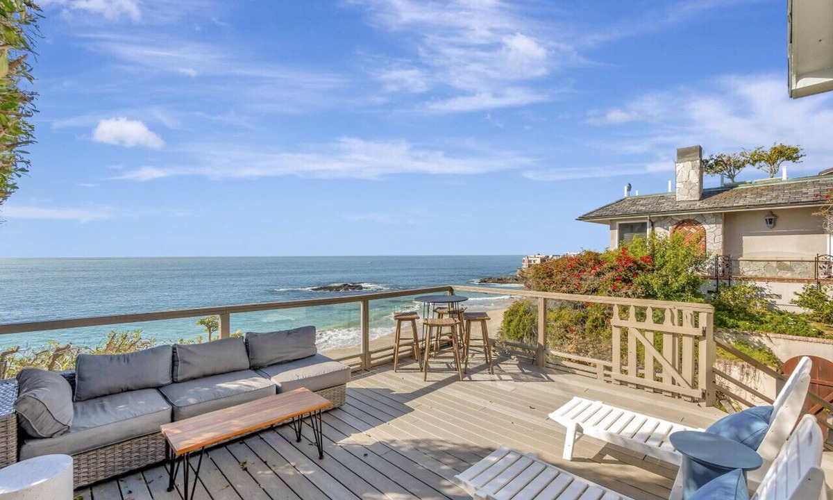 South Laguna Villa | OCEAN FRONT Beach HOUSE! Private stairs to SAND!