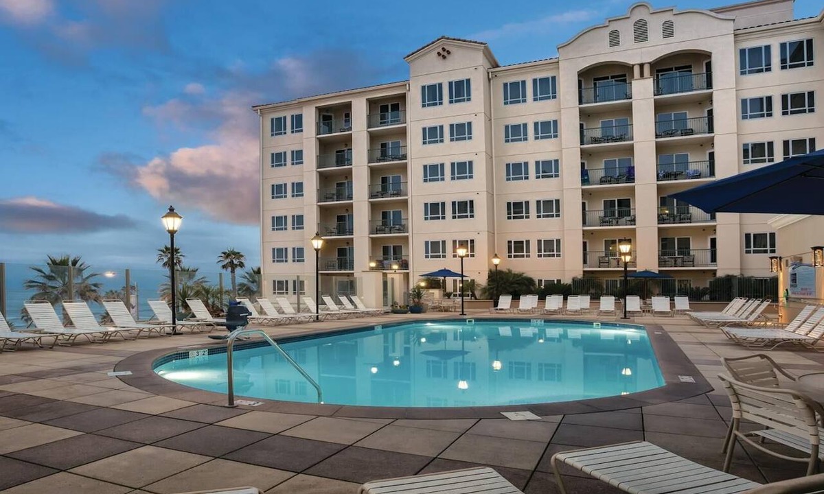 Townsite Resort | Oceanfront 2BR Deluxe at Club Wyndham Oceanside Pier Resort in California
