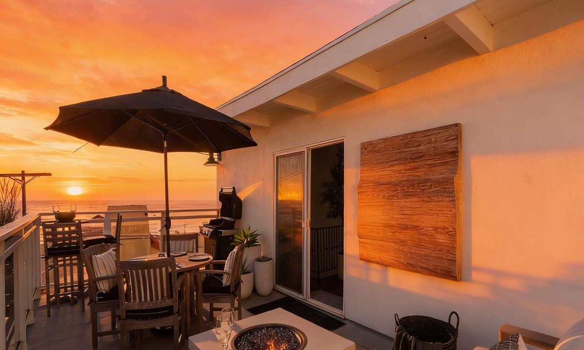 El Porto House | Oceanview Luxe Home | Steps to the Strand | Bikes