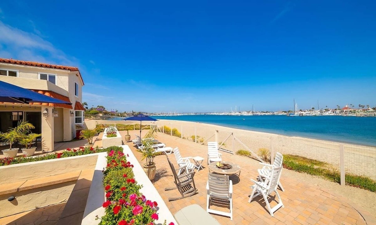 La Playa House | On The Beach Casa- with private bay access.