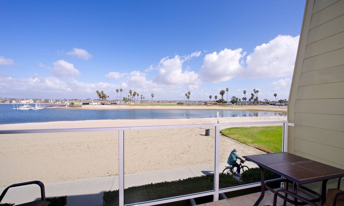 Mission Beach Condo | On the Beach! Perfect for Families. Right on the Water
