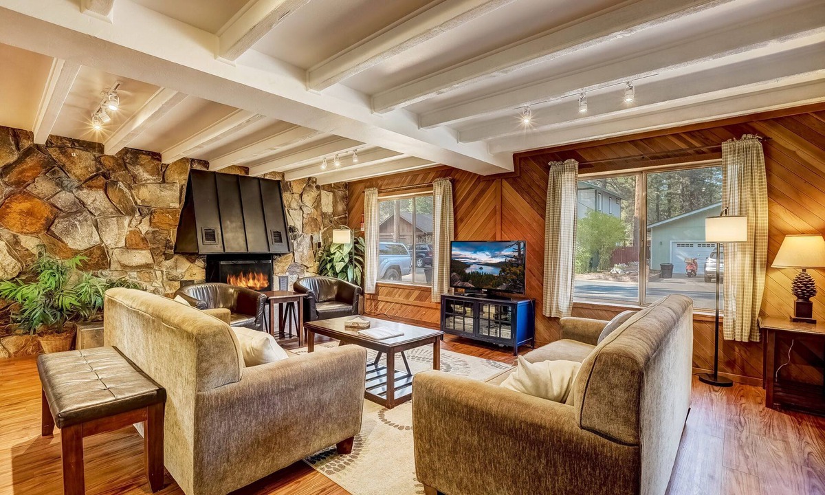 Al Tahoe House | Paloma Place - Hot Tub | Game Room | Pool Table