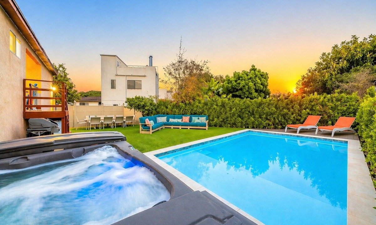 Point Loma Villa | Perfect for Families,Pool,Jacuzzi,Large Back Yard!