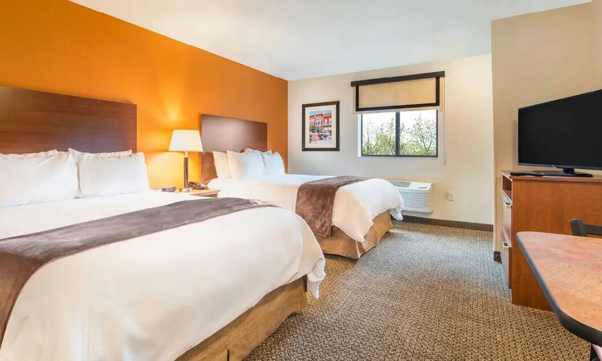 Buena Hotel | Pet-Friendly Room w/Kitchen for Your Home-Like Stay in Yakima