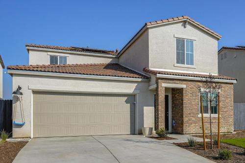 Pumpkin Center House | Pet-Friendly Yard! Family Home in Bakersfield