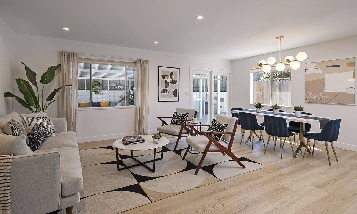 West Mesa House | Pet & Kid-Friendly Beach Retreat Near Town +EVC , Fire Pit , Beach & Baby Gear!