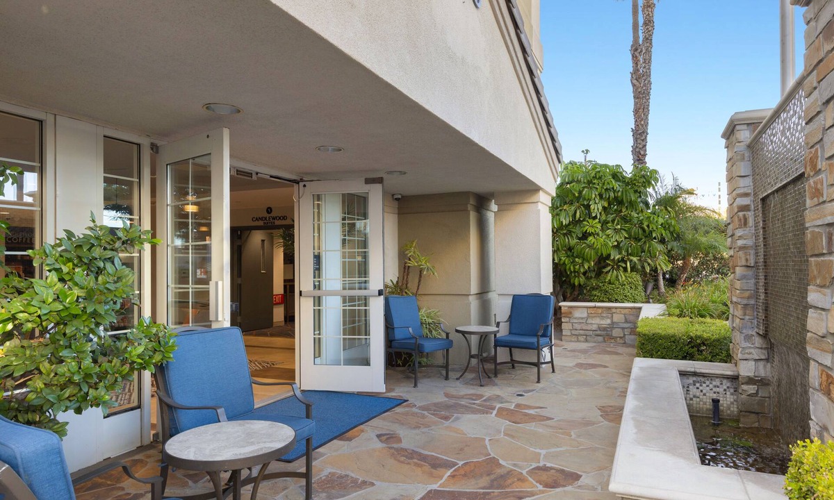 Anaheim Resort House | Pets Allowed! Minutes from Disneyland! Two Great Studio Suites, Pool, BBQ, Gym