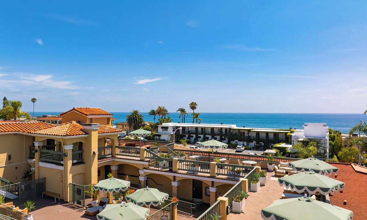 Diamond Crestview Hotel | Pool + Hot Tub + Rooftop + Ocean Views + Walk to Beach + Restaurant + Art Scene