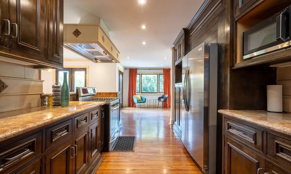 Studio City House | Pool/Jacuzzi and Games in the Hills